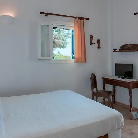 אנטיפארוס Glaros Studios Apartments מראה חיצוני תמונה