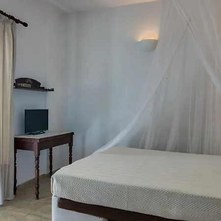 אנטיפארוס Glaros Studios Apartments מראה חיצוני תמונה