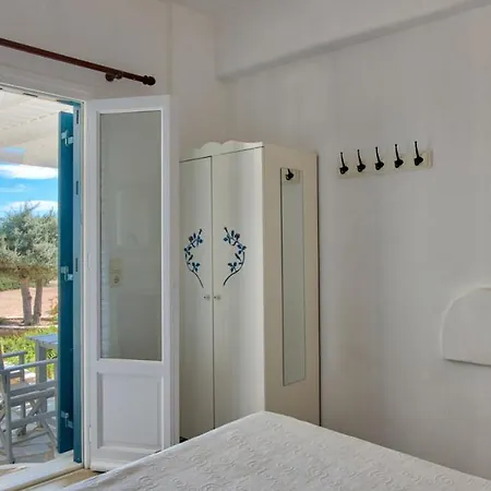 אנטיפארוס Glaros Studios Apartments מראה חיצוני תמונה